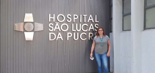 Diretora do Simers, Márcia Barbosa, foi ao São Lucas acompanhada de Assessoria Política