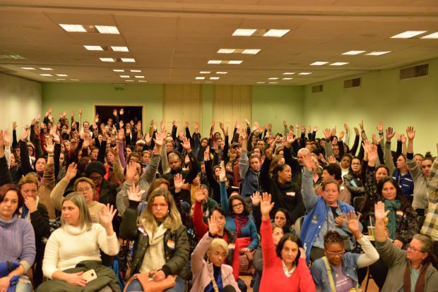 Trabalhadores das demais categorias do IMESF também aceitaram o fim da greve, em assembleia realizada no SindiBancários. Foto:Guilherme Tubino/Simers