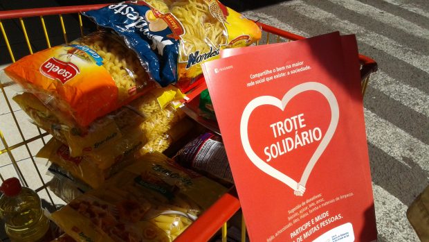 Coleta de alimentos no Multi Condor
