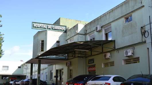 Médicos que atuam no hospital estão com problemas para compor a escala