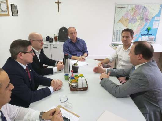 Transplantes e revalidação de diplomas foram os temas abordados com o ministro Onyx